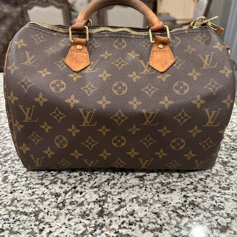 Authentic Vintage Louis Vuitton Monogram Canvas Speedy Bandouliere 30 Bag